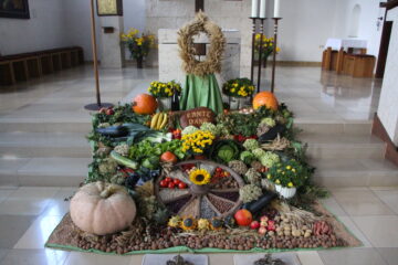 Erntedankaltar in der Pfarrkirche Mörnsheim 2017